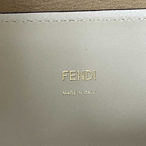 FENDI - Plexiglass Handle Sunshine Medium Cream Shopper Tote w/ Shoulder Strap - Picture 4 of 15